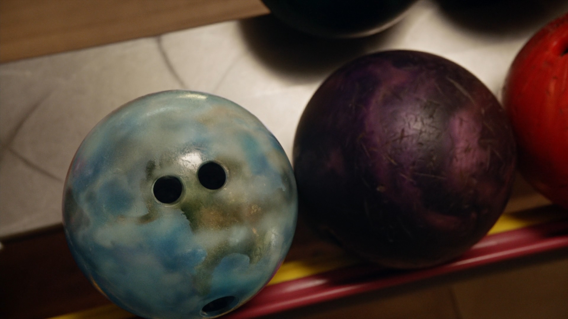 la Terre en boule de bowling
